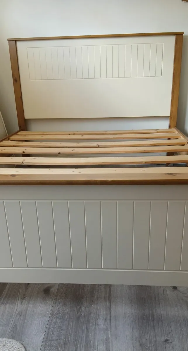 Double bed - Image 1