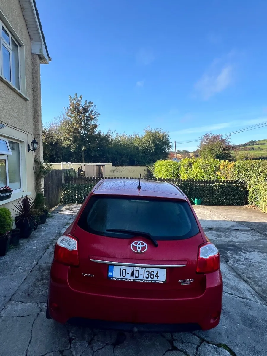 Toyota Auris 2010 Good Condition - Image 2