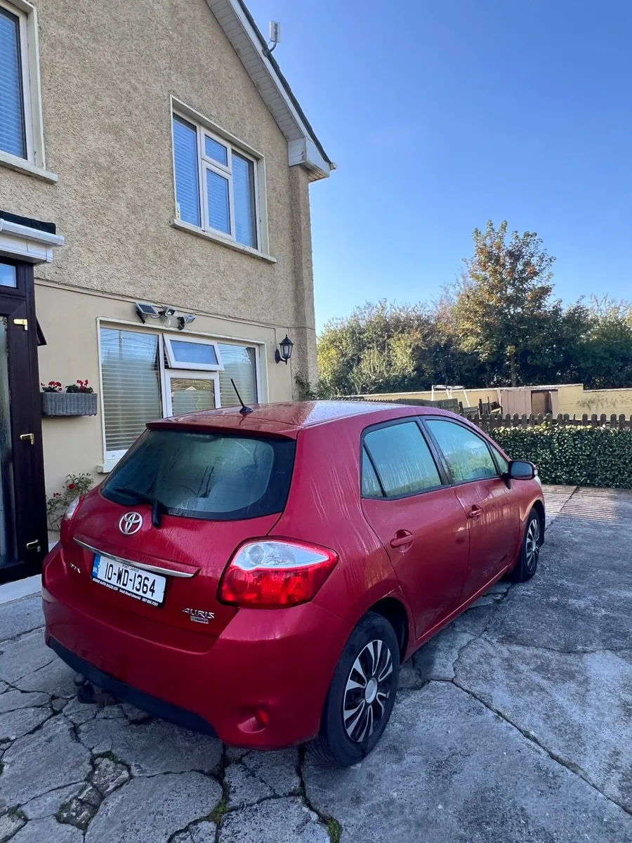 Toyota Auris 2010 Good Condition - Image 3