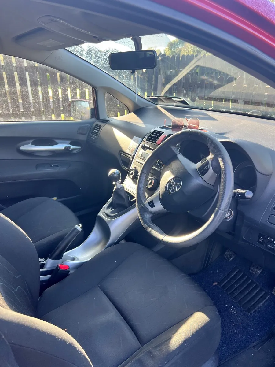 Toyota Auris 2010 Good Condition - Image 4
