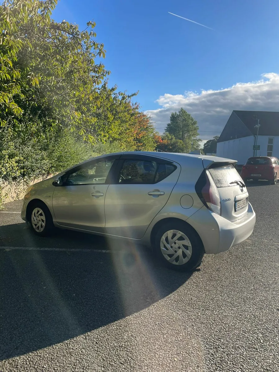 2016 Toyota Aqua Hybrid Automatic with Immobilizer - Image 3