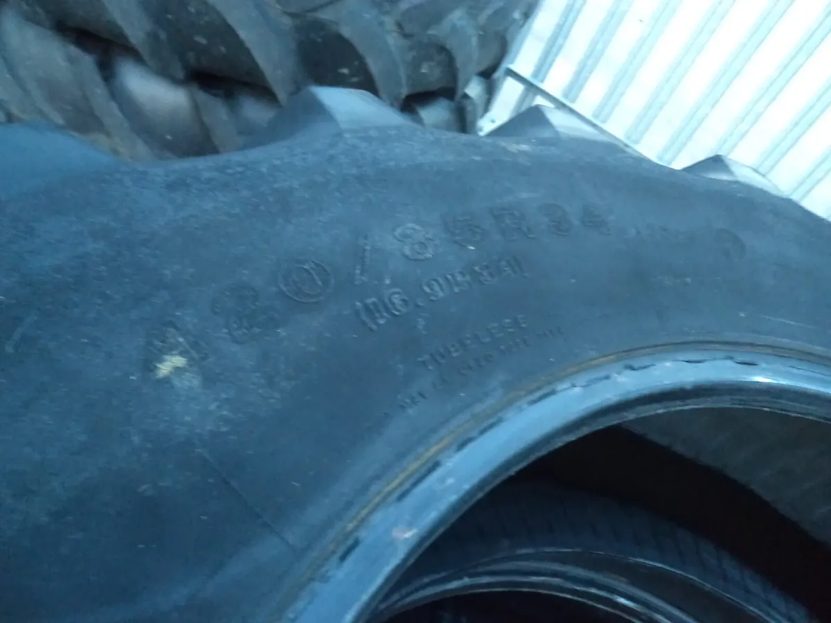 2 x Firestone Tyres - Image 4