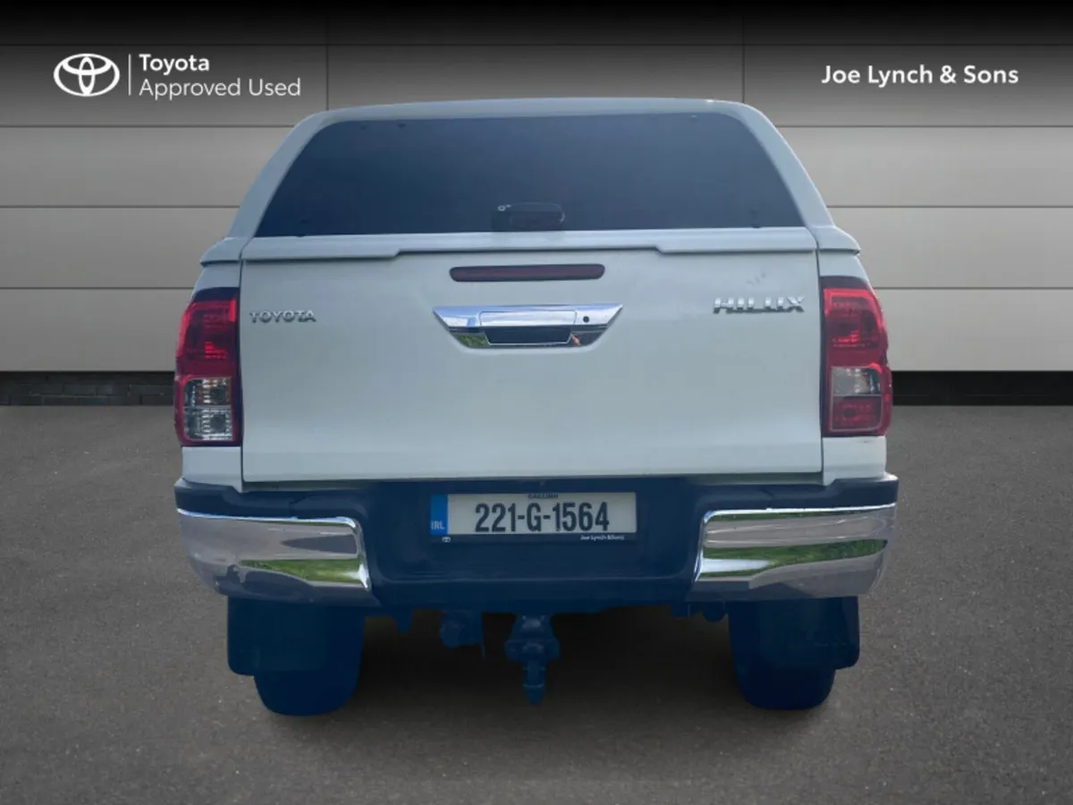Toyota Hilux HILUX 2.8 SR5 DOUBLE CAB - Image 4
