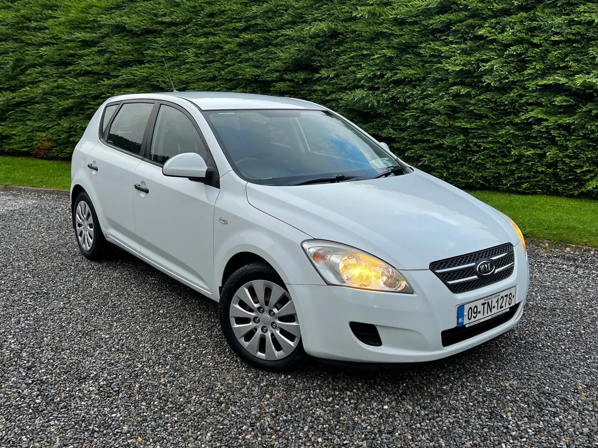 2009 Kia Ceed 1.6L Diesel - NCT 02/26 - Image 3