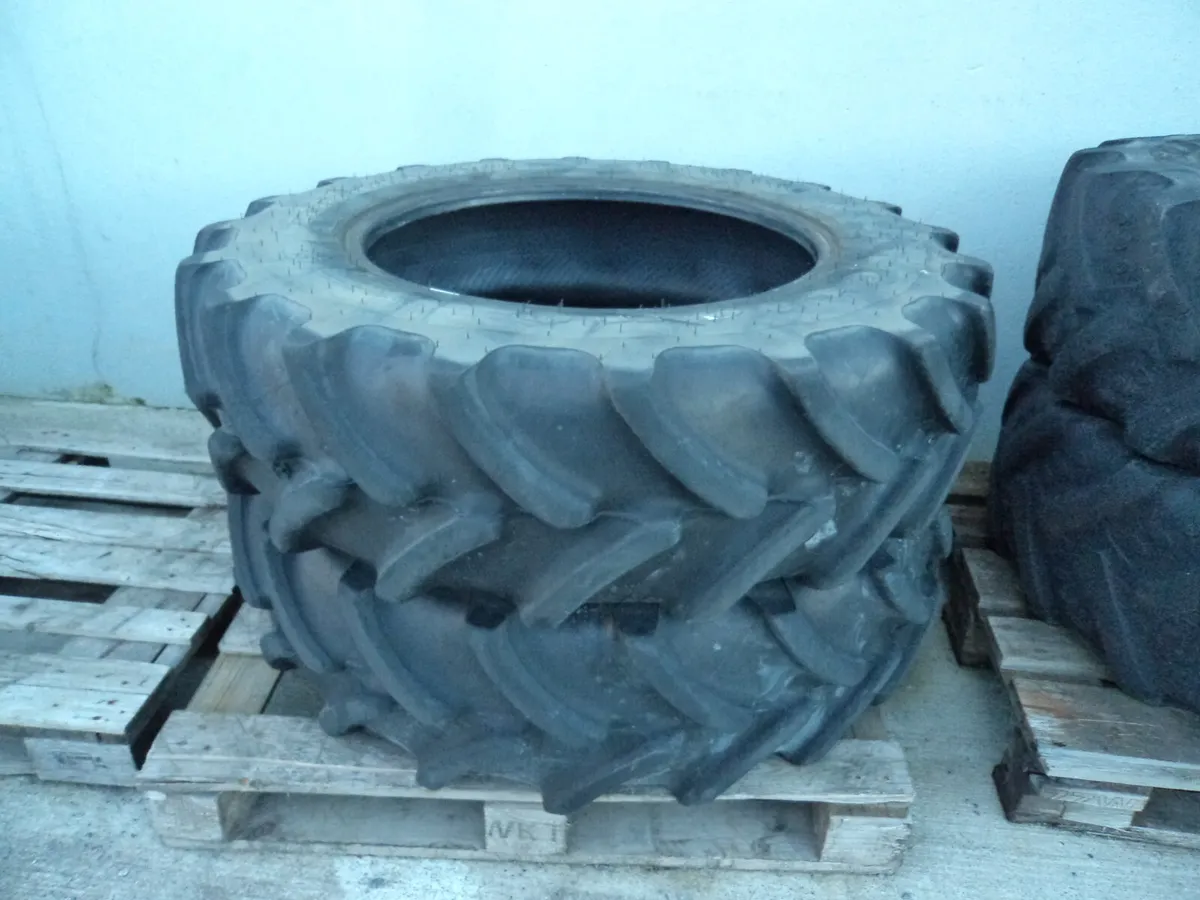 2 x Firestone Tyres - Image 1