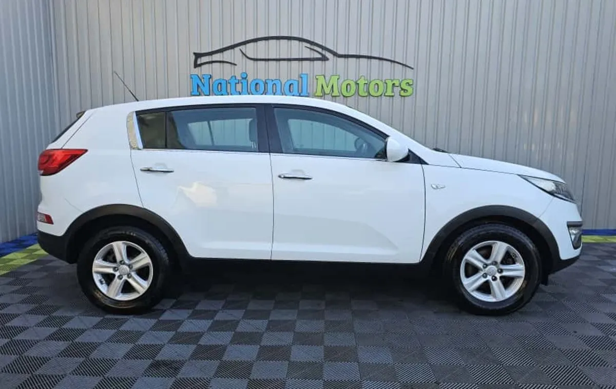 2015 KIA Sportage LX 1.7 CRDI - Image 2