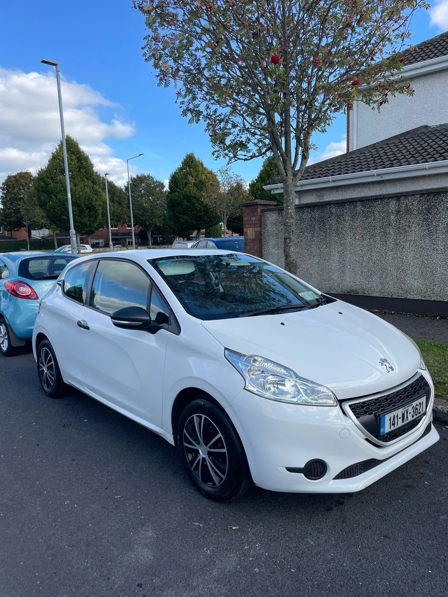 2014 Peugeot 208 - Image 1