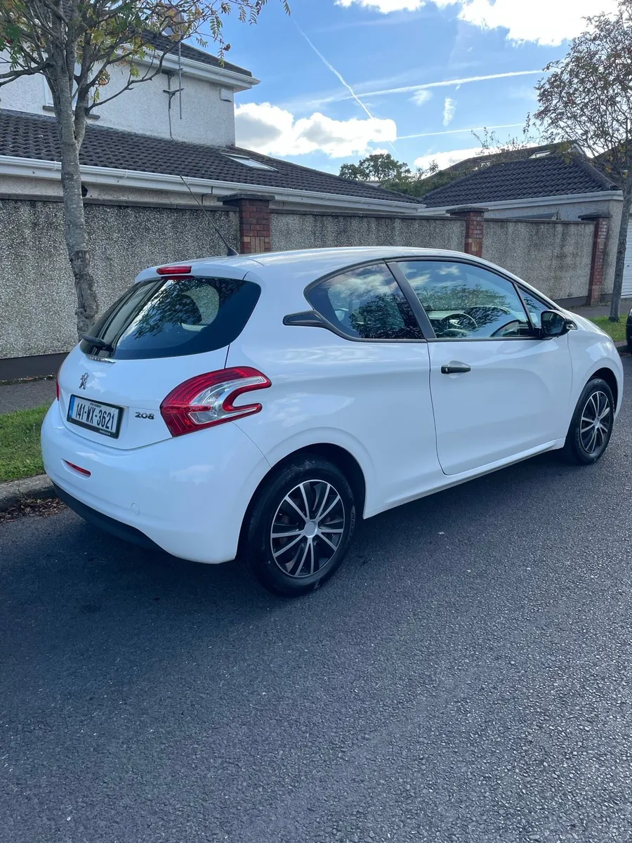 2014 Peugeot 208 - Image 2