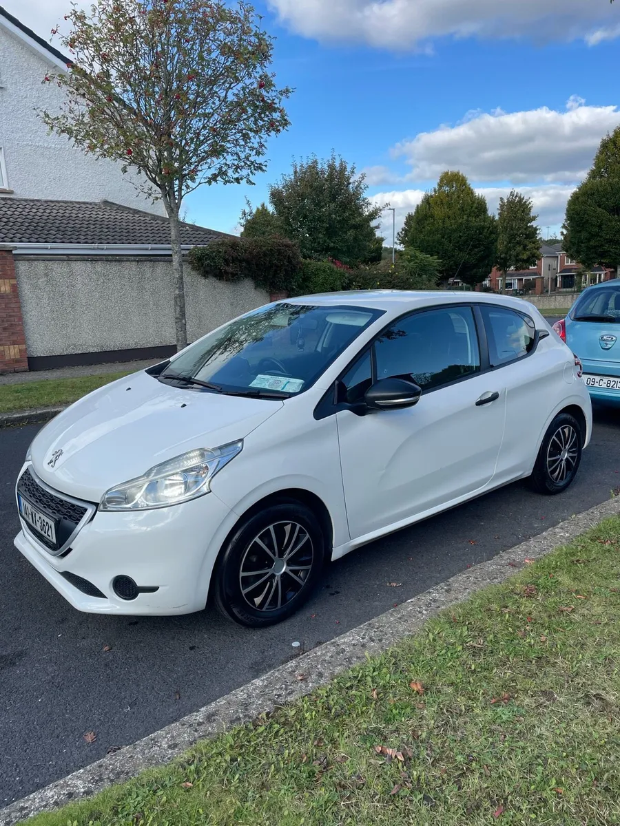 2014 Peugeot 208 - Image 4