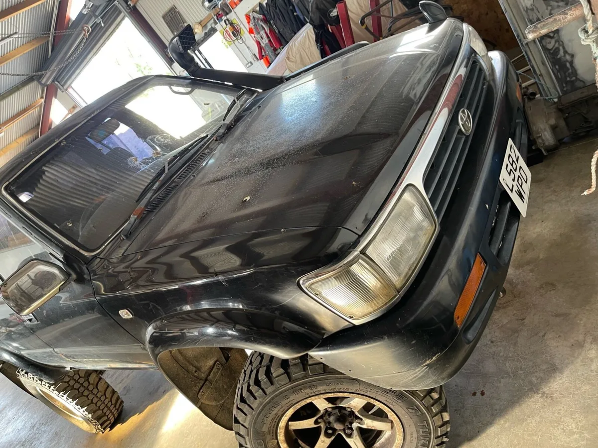 1993 toyota hilux surf 3.0TD - Image 4