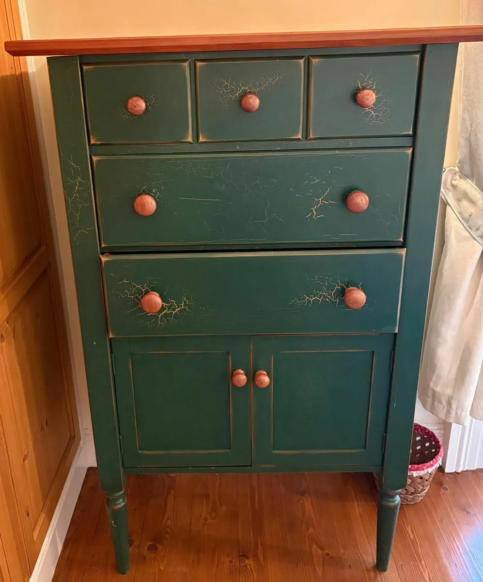Antique Style Unit - Image 1