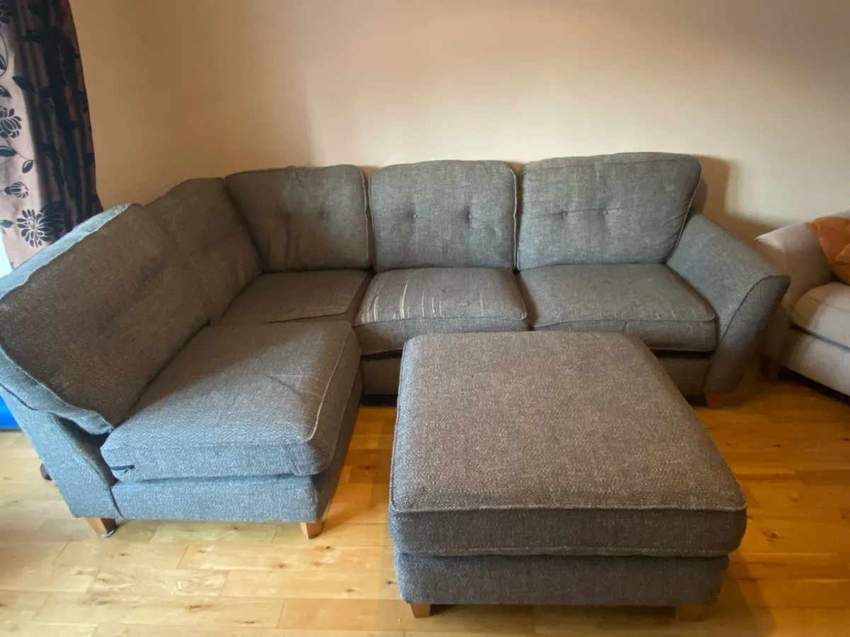 Corner couch, 2 seater and footstool - Image 2