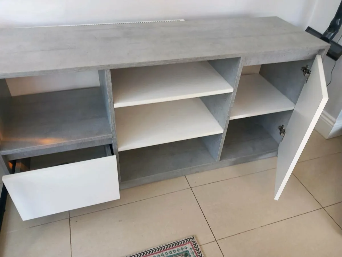 Tv cabinet - Image 1