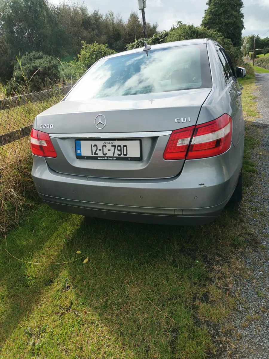 12 mercedes e200 cdi auto nctd lovely clean car - Image 2