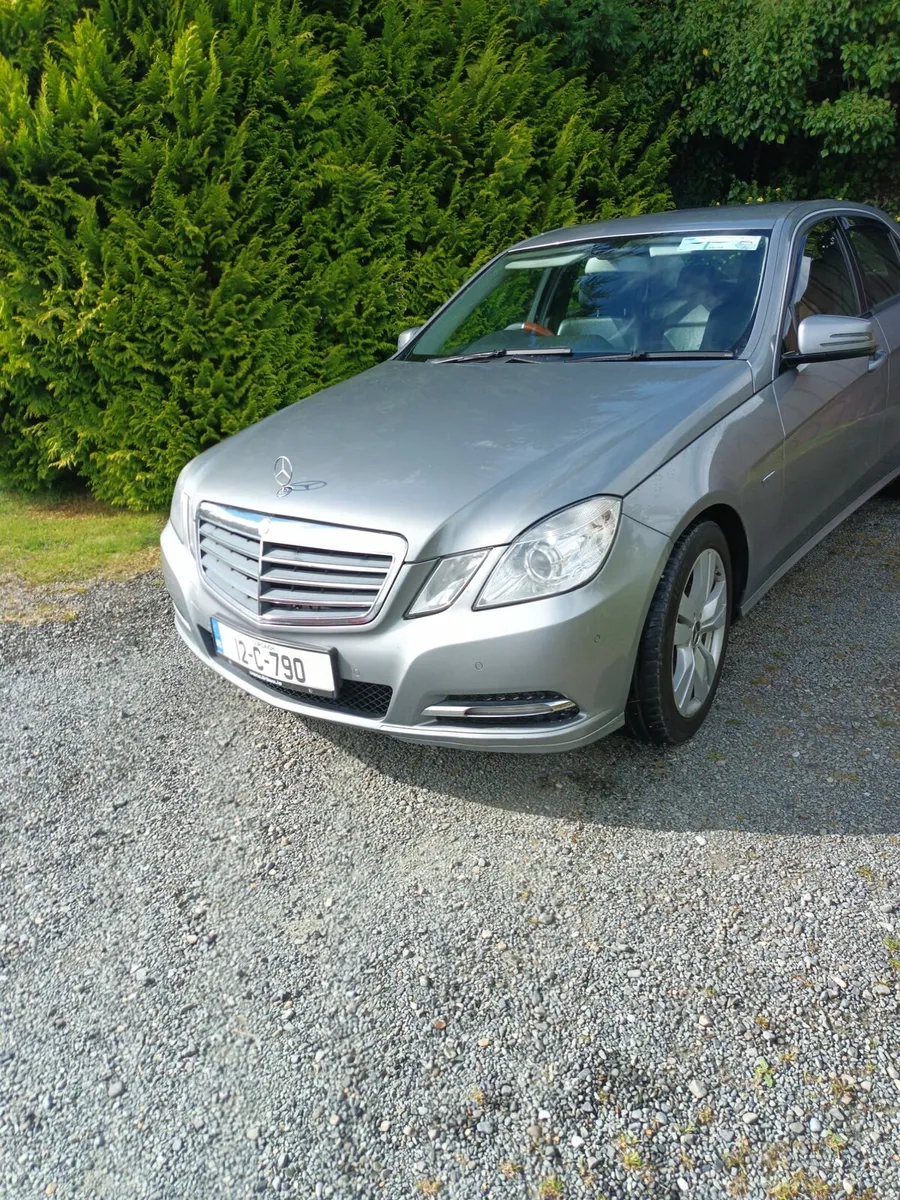12 mercedes e200 cdi auto nctd lovely clean car - Image 3