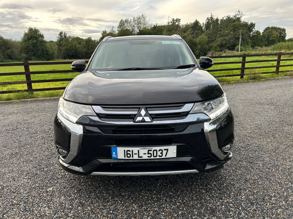 2016 Mitsubishi Outlander PHEV 4WD - Image 2