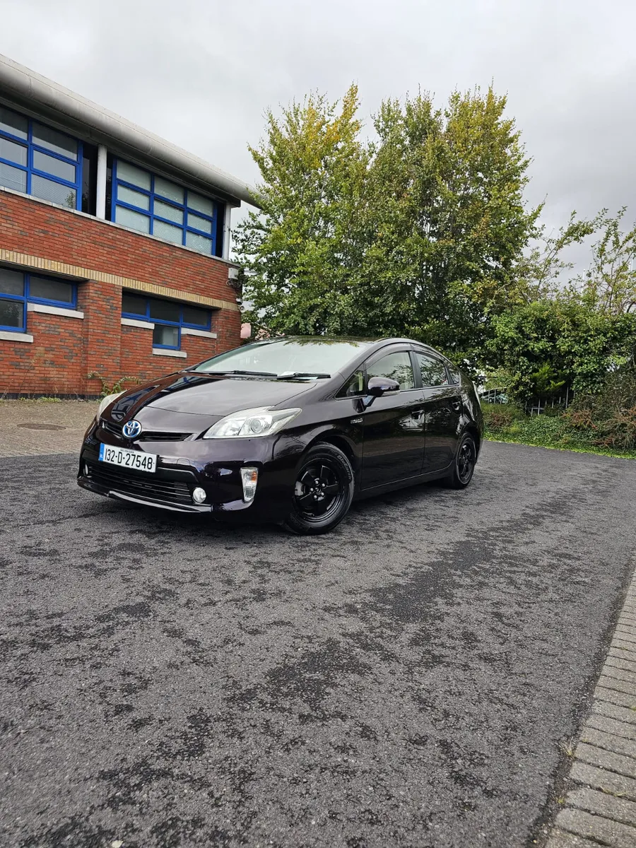 Toyota Prius 2013 Automatic - Image 1