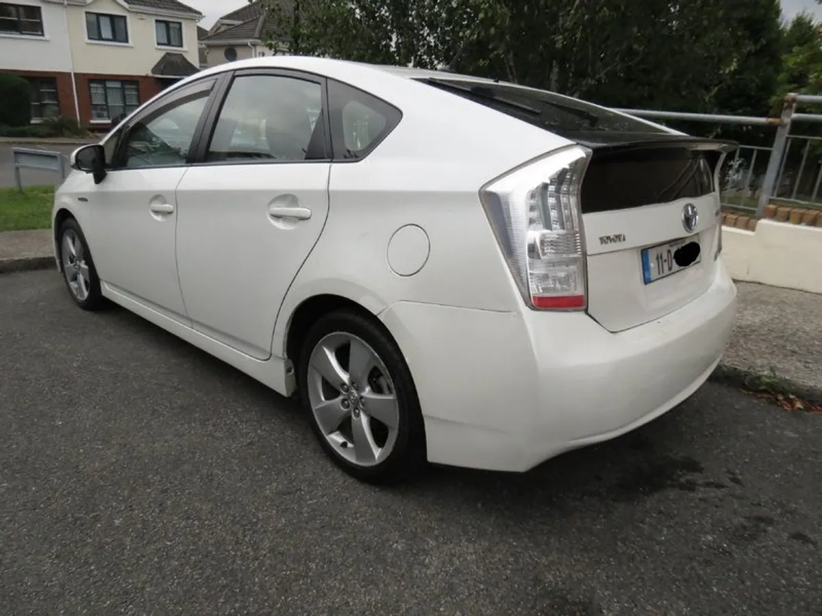 2011 Toyota Prius - Image 3