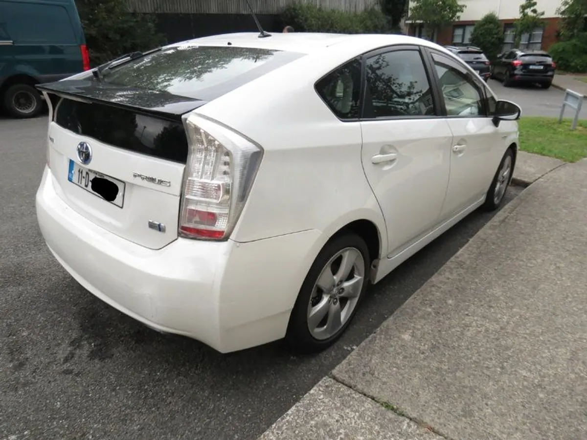 2011 Toyota Prius - Image 4