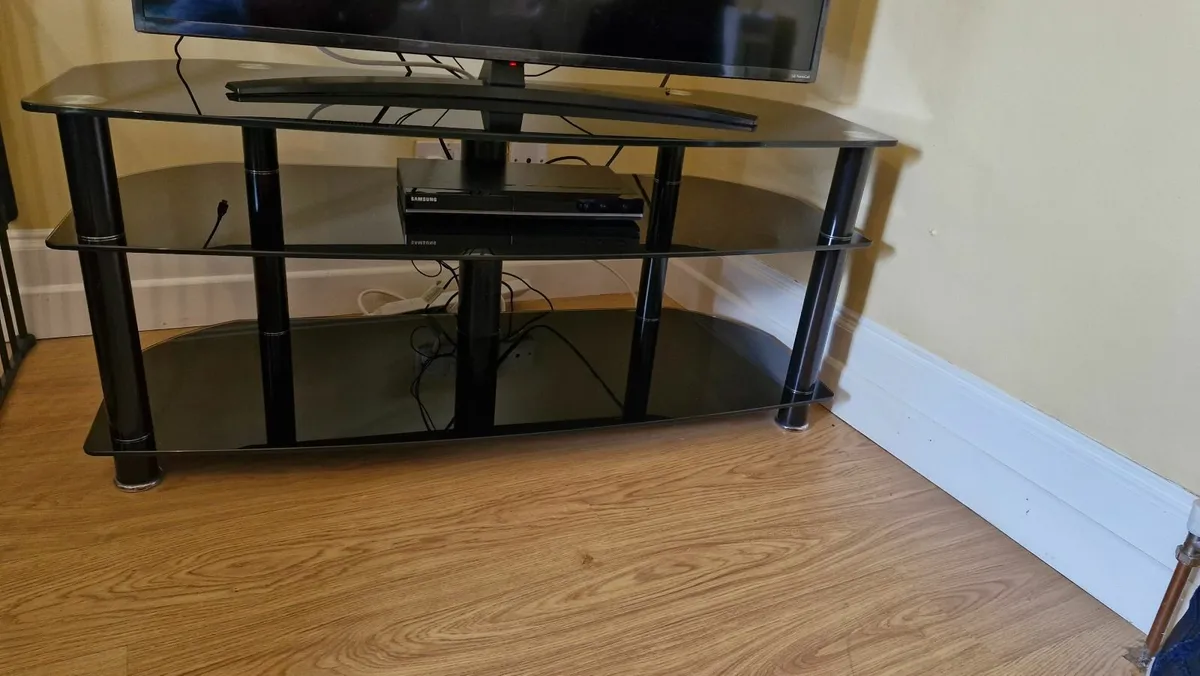 Tv stand - Image 1