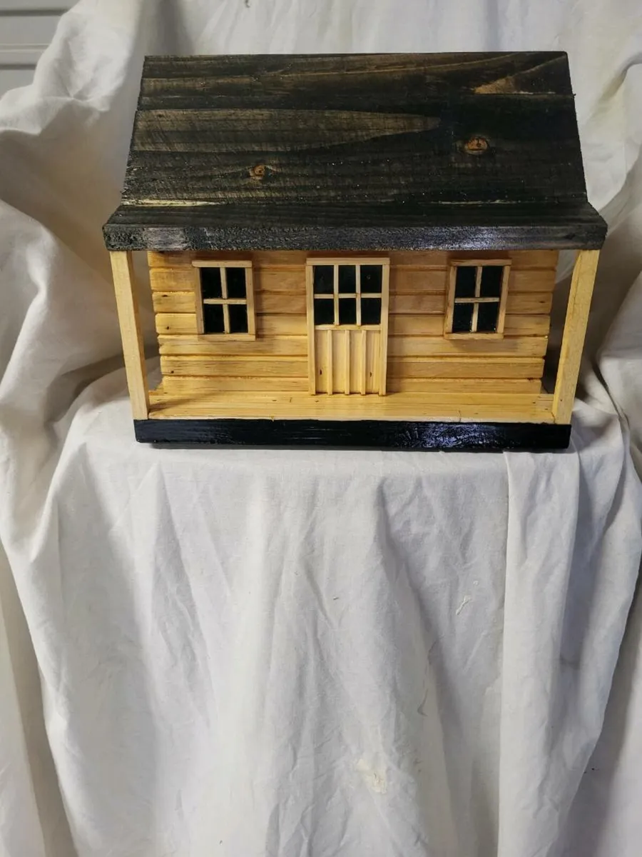 Bird house - Image 1
