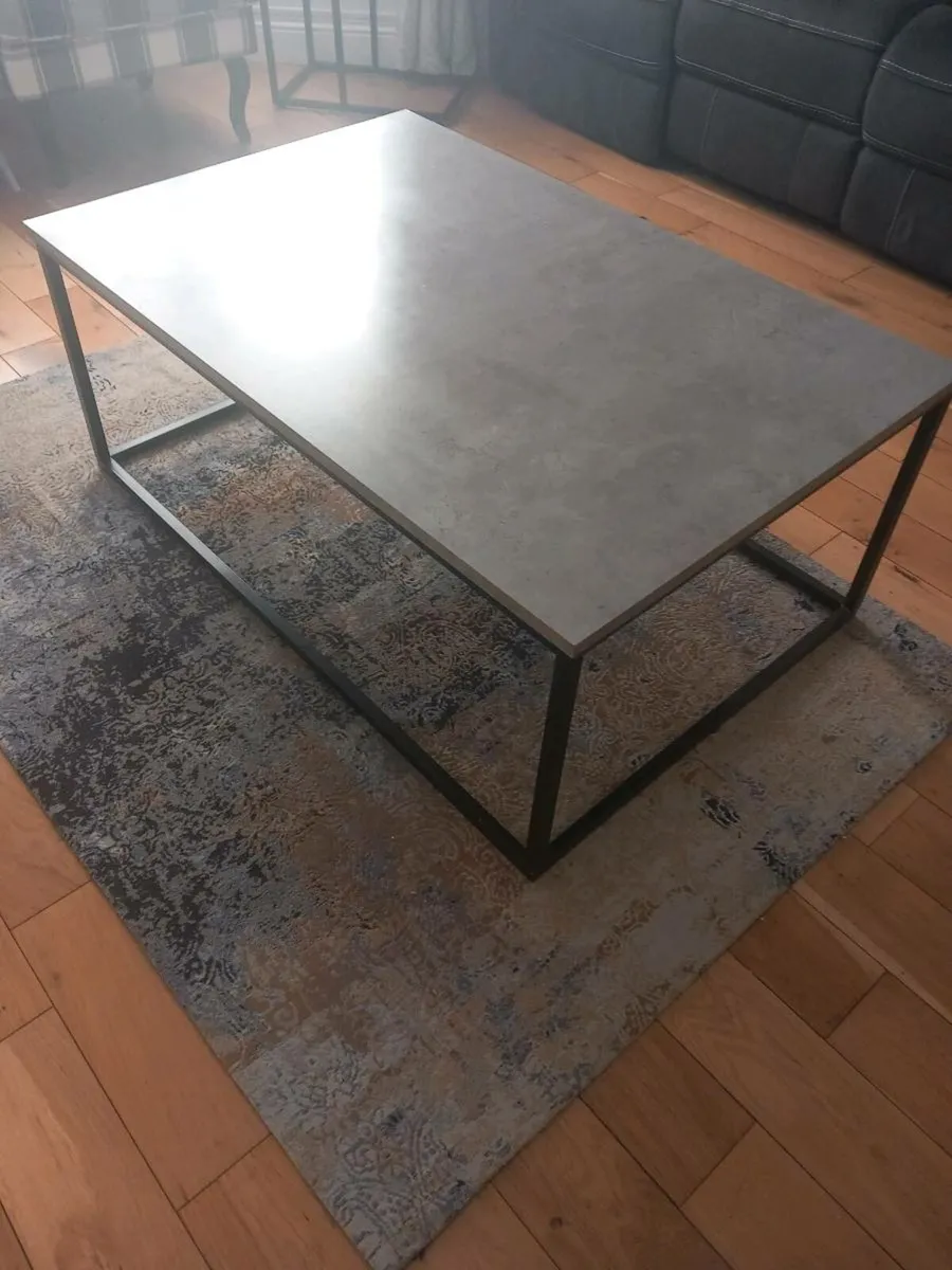 Coffee table - Image 1