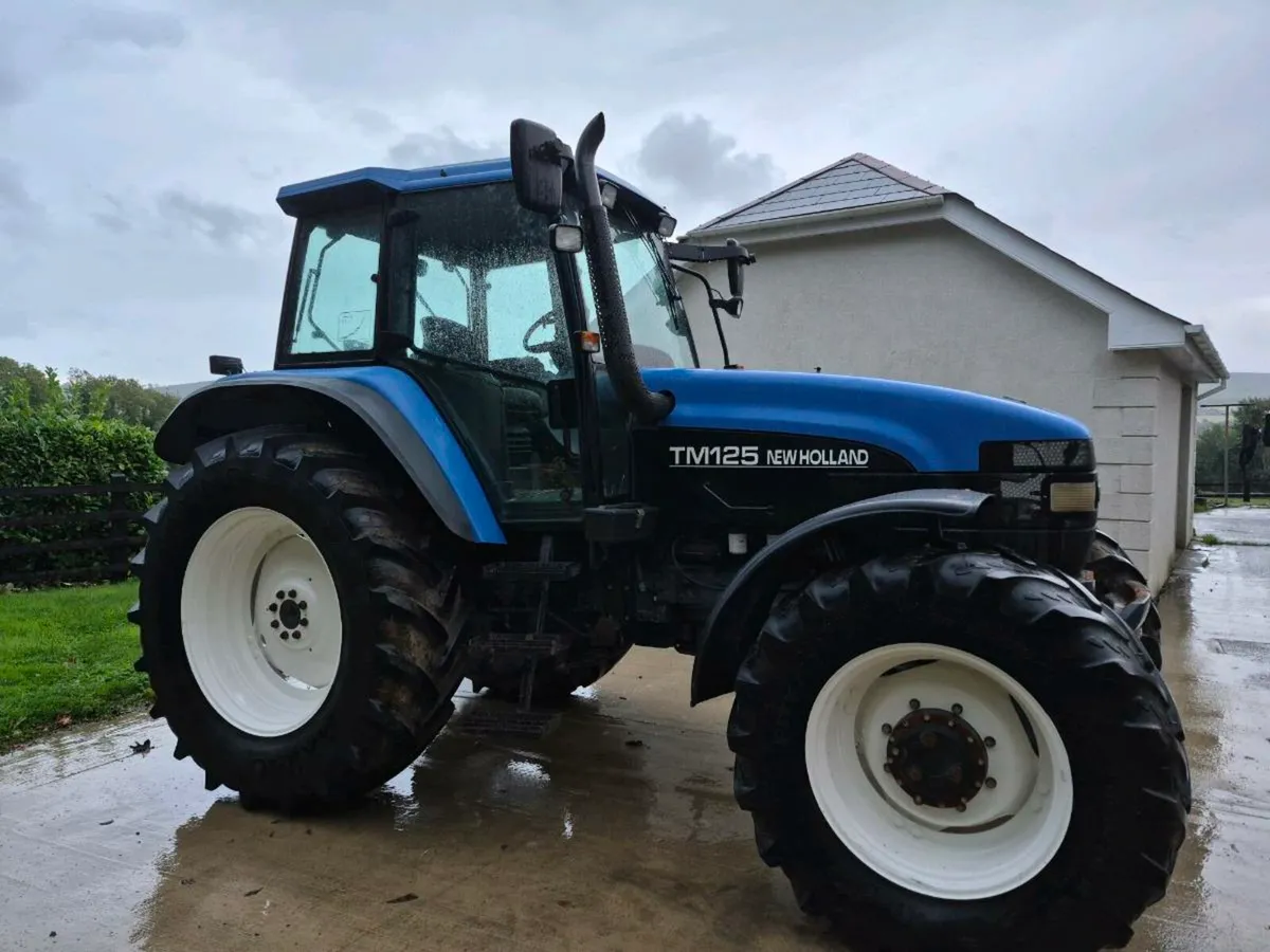 New Holland TM 125 r/c 2001 - Image 1
