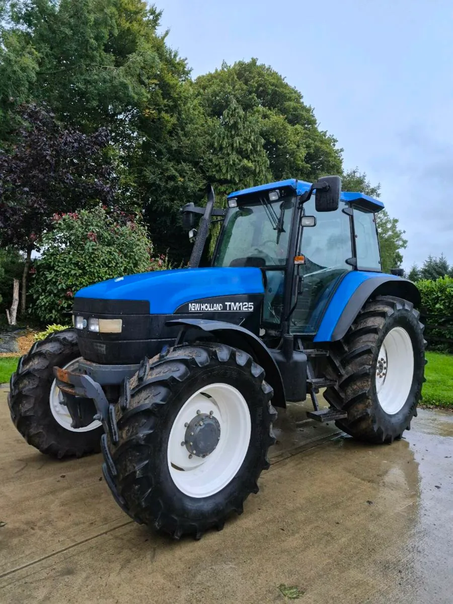 New Holland TM 125 r/c 2001 - Image 3