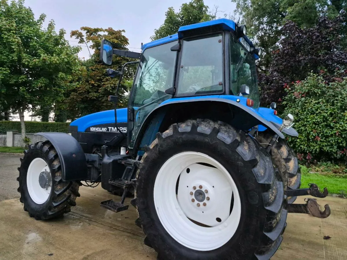 New Holland TM 125 r/c 2001 - Image 4