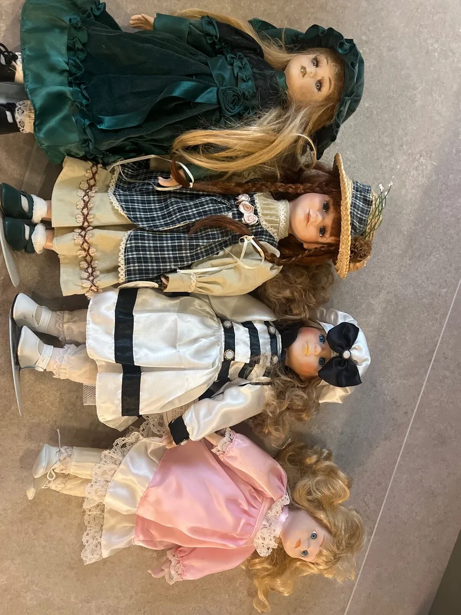Porcelain dolls - Image 1