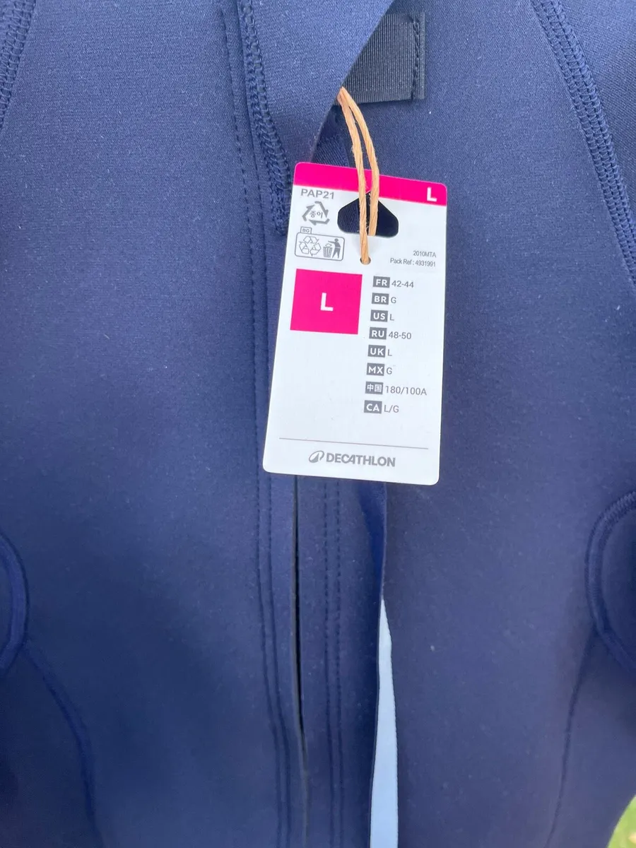 Surfboard and wetsuit- brand new - Image 3