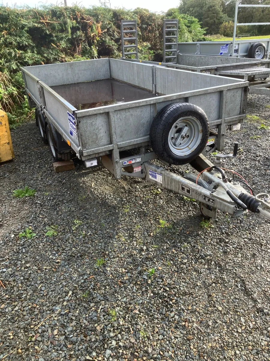 Trailer - Image 1
