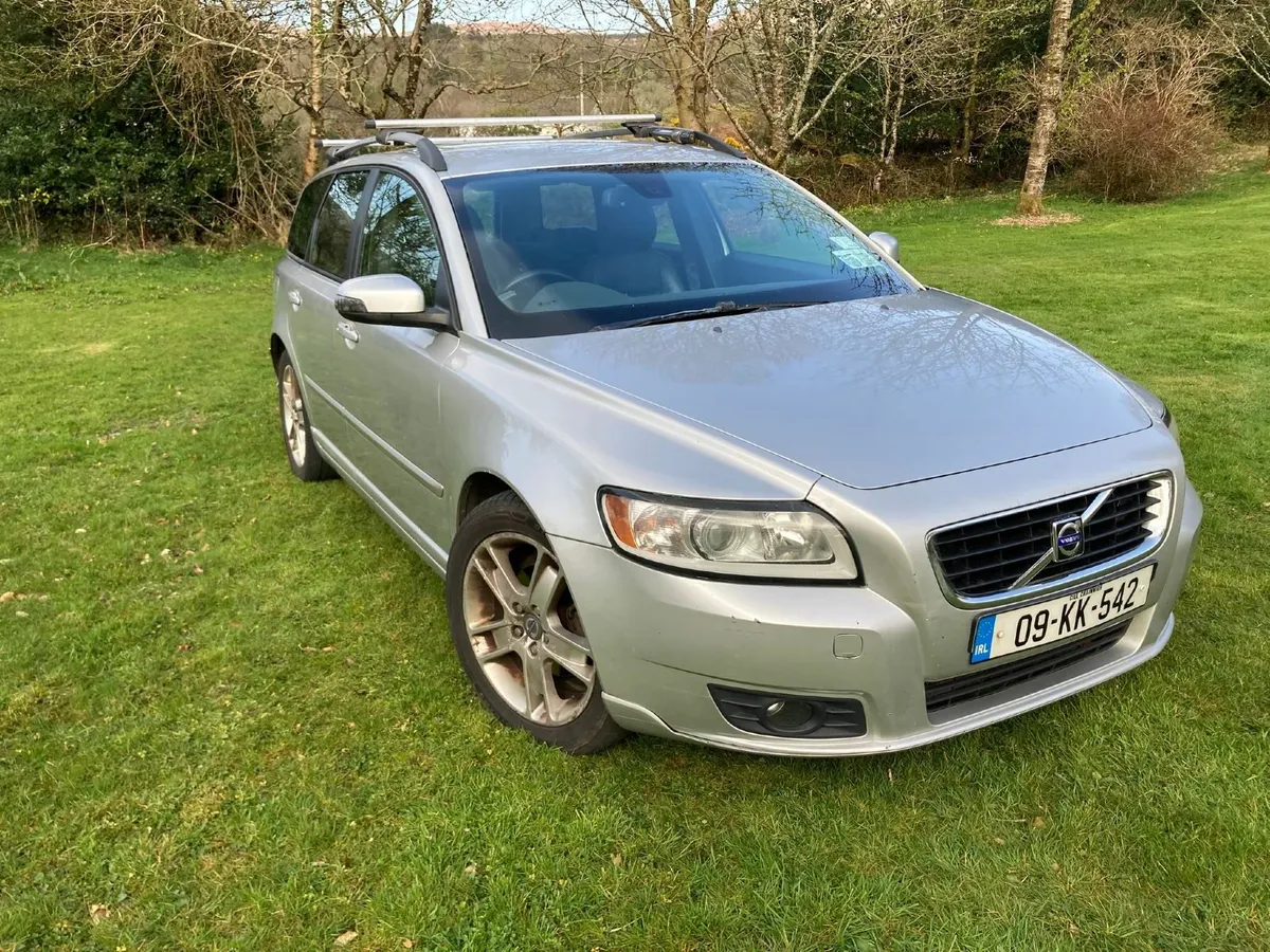 Volvo V50 2009 - Image 1