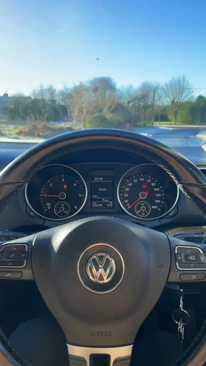 Volkswagen Golf 2011 - Image 2