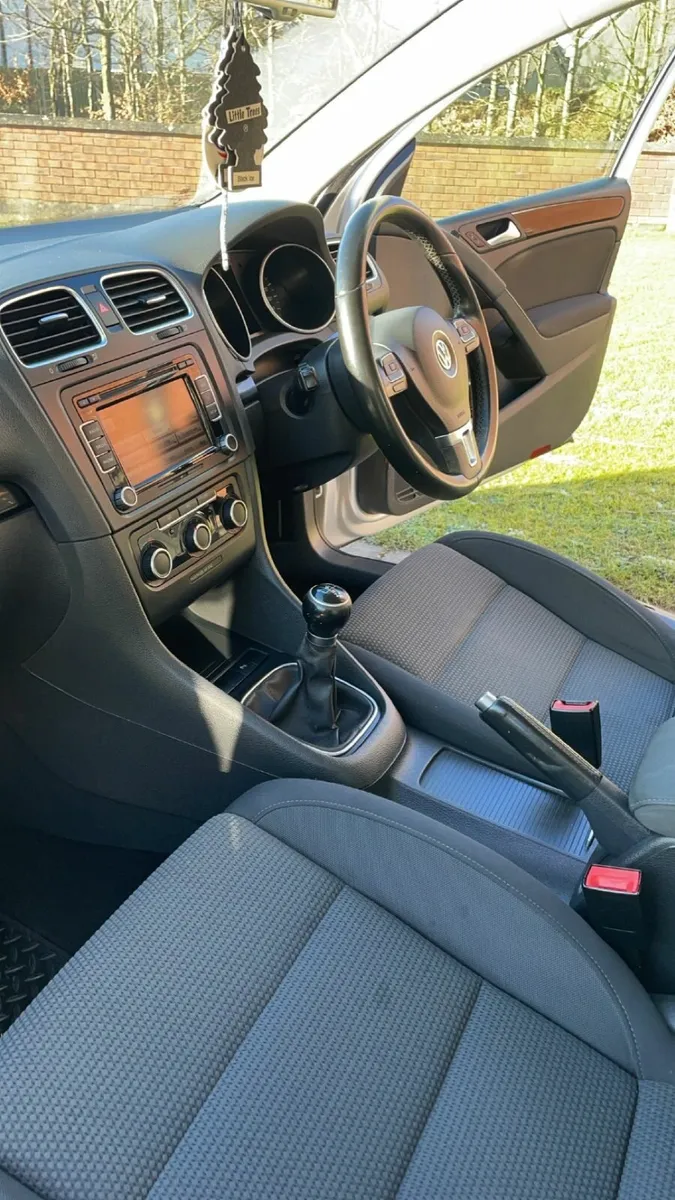 Volkswagen Golf 2011 - Image 3