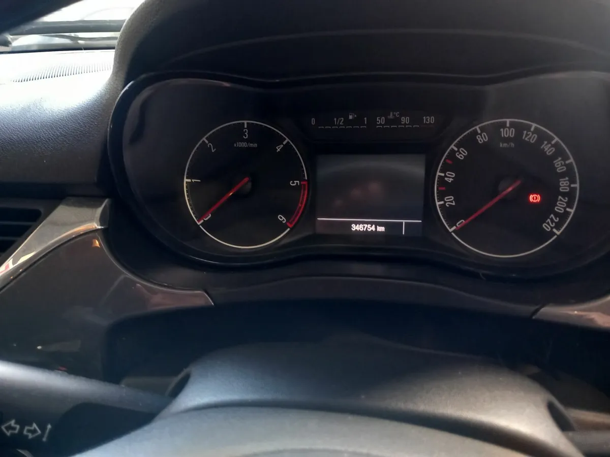 Opel Corsa 2016 - Image 2