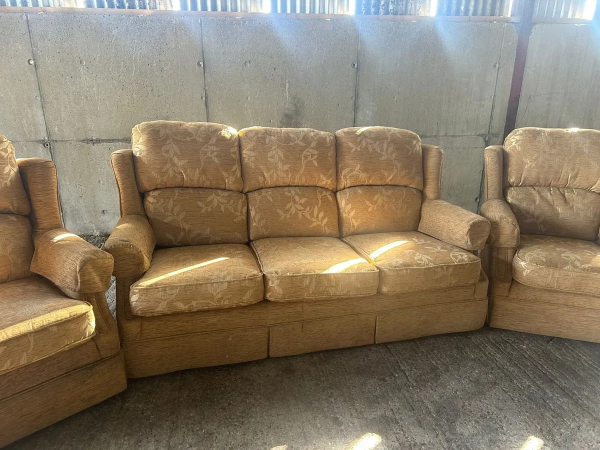 3 seater Couch & 2 Armchairs - Image 1