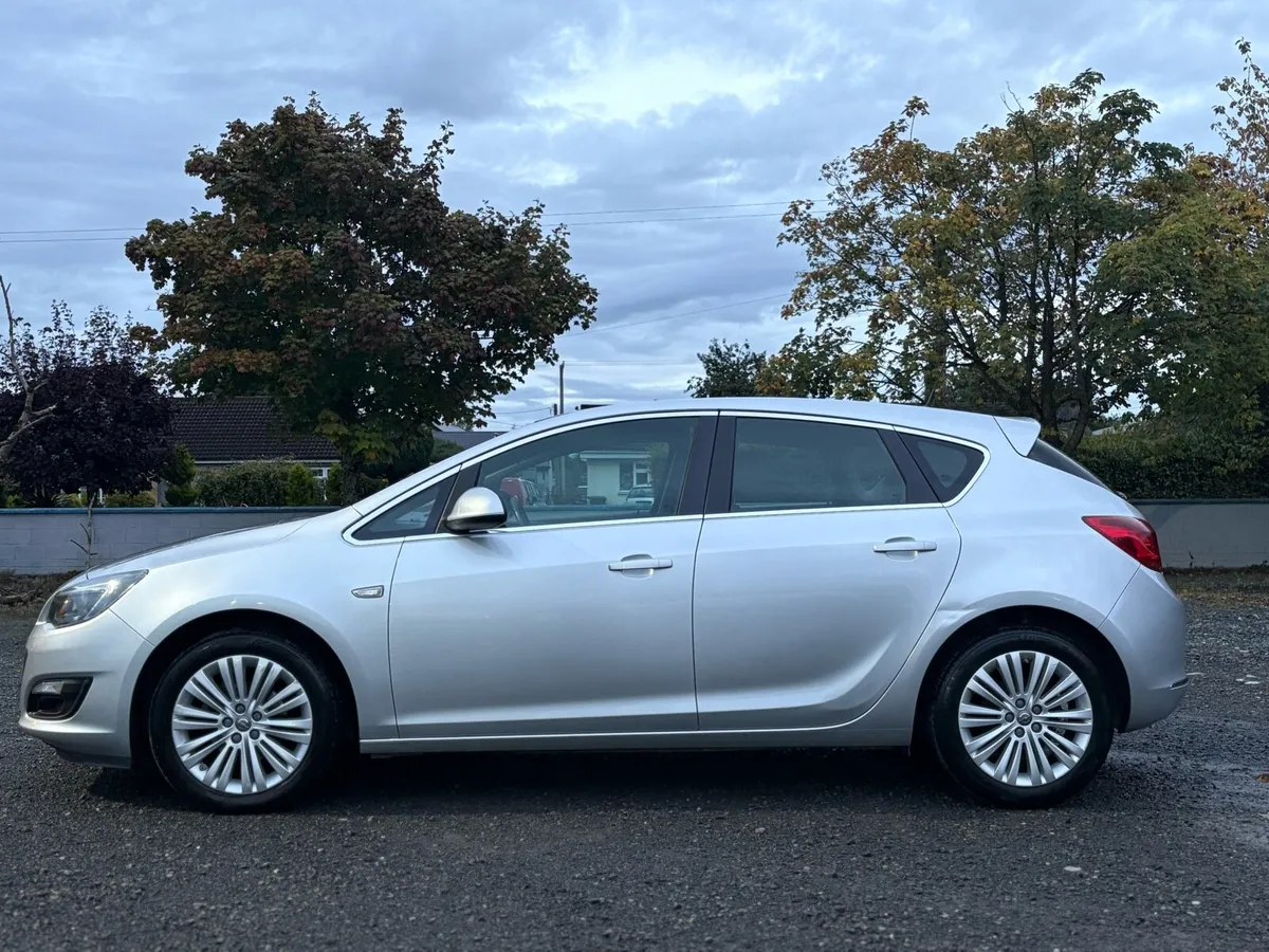 OPEL ASTRA - LOW KM - NCT & TAX -WARRANTY - Image 4