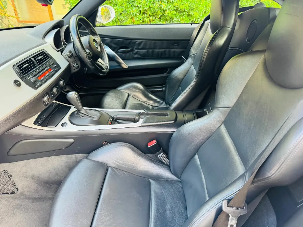 BMW Z4 3.0 COUPE SPORT - AS NEW BEST AVAILABLE - Image 4