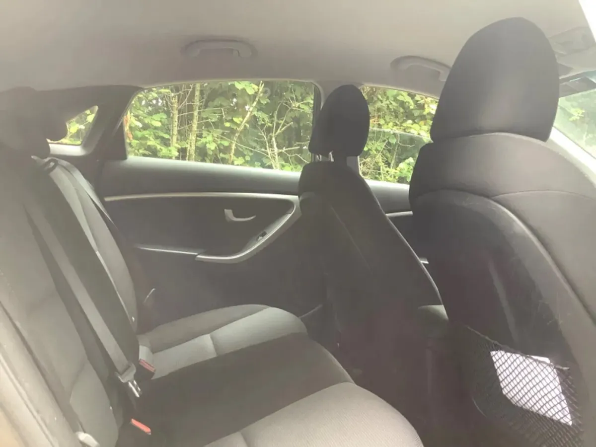 Black i30 1.6D staying abroad reason for sale - Image 2