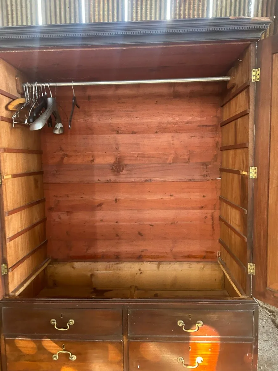 Wardrobe - Image 2