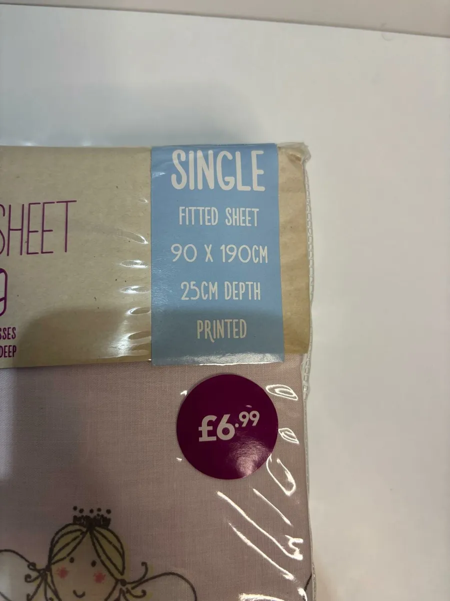Girls Bedding and Curtains. - Image 3