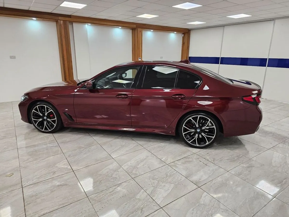 BMW 5 Series 4WD Tech  PRO Comfort - Image 4