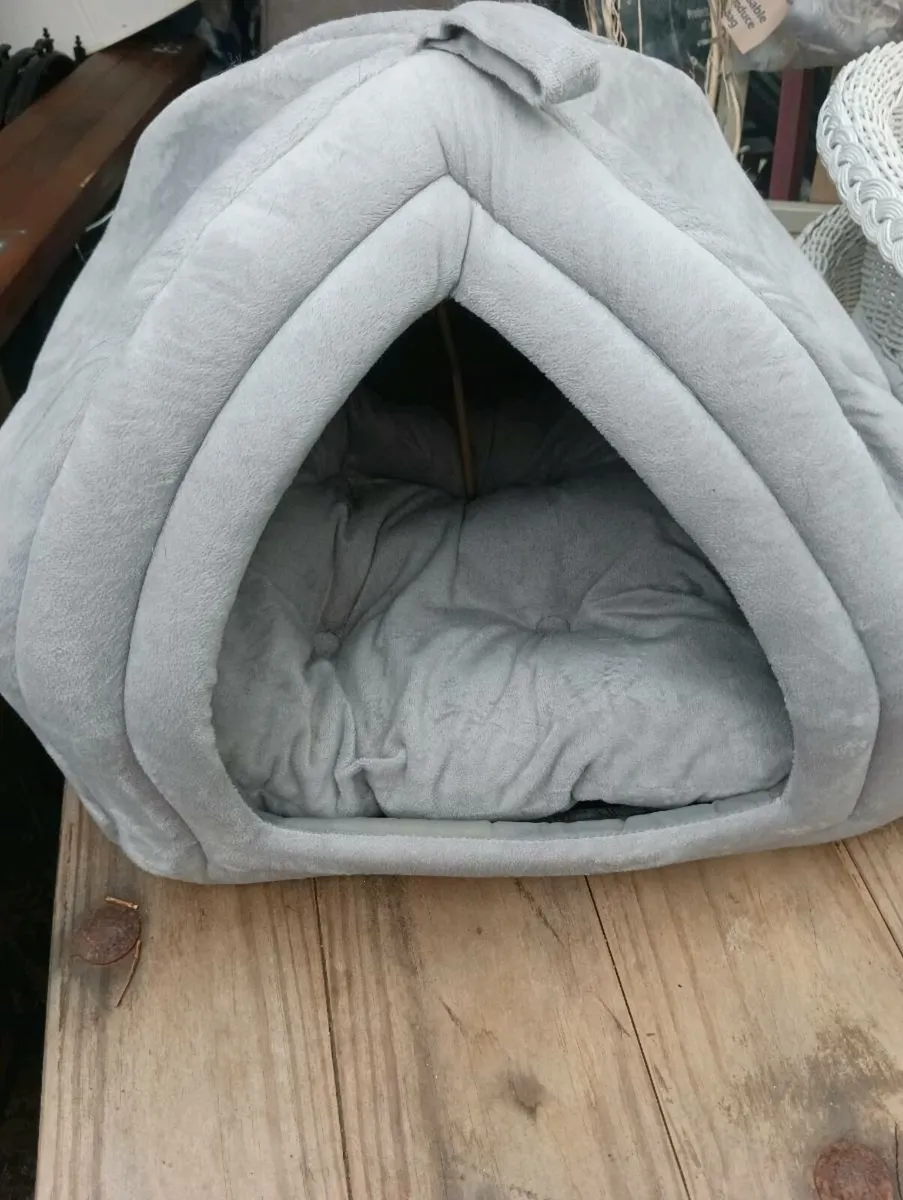 2cat bed,one new other like new, 2for 25 - Image 2