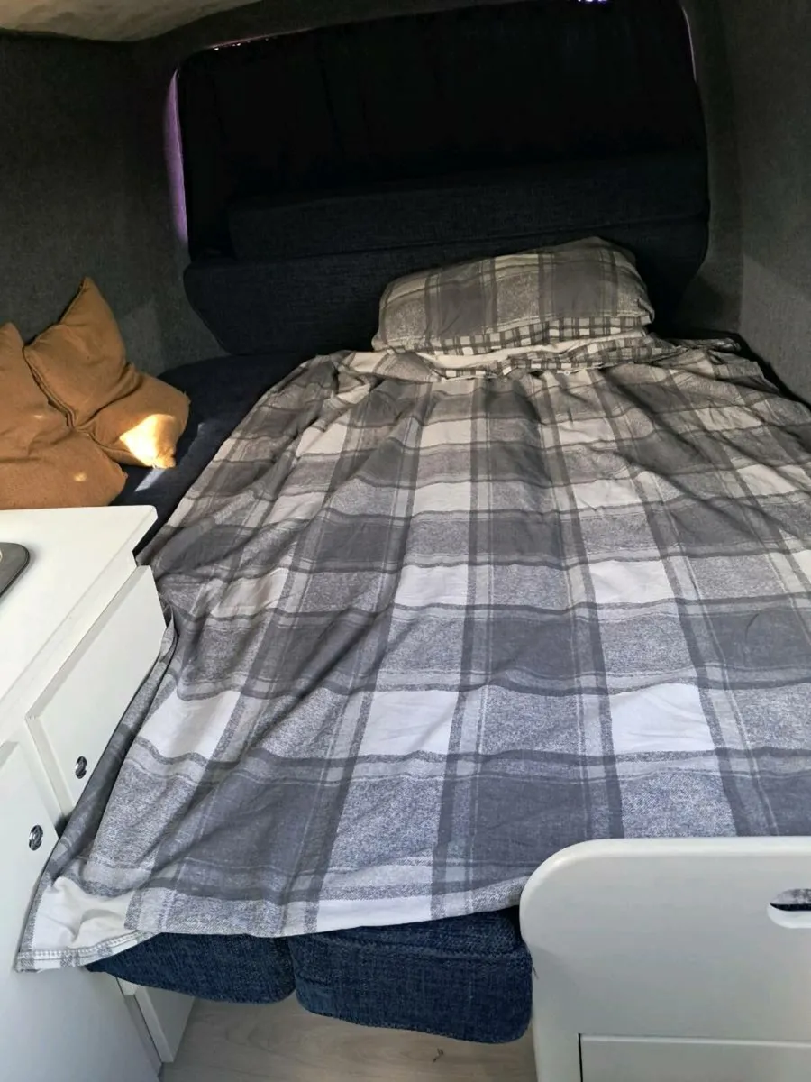 Vw t5 Campervan - Image 3