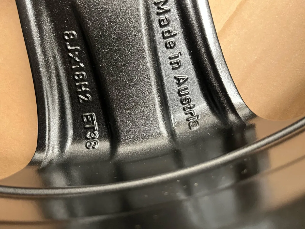Mercedes Benz Alloy wheel - Image 4