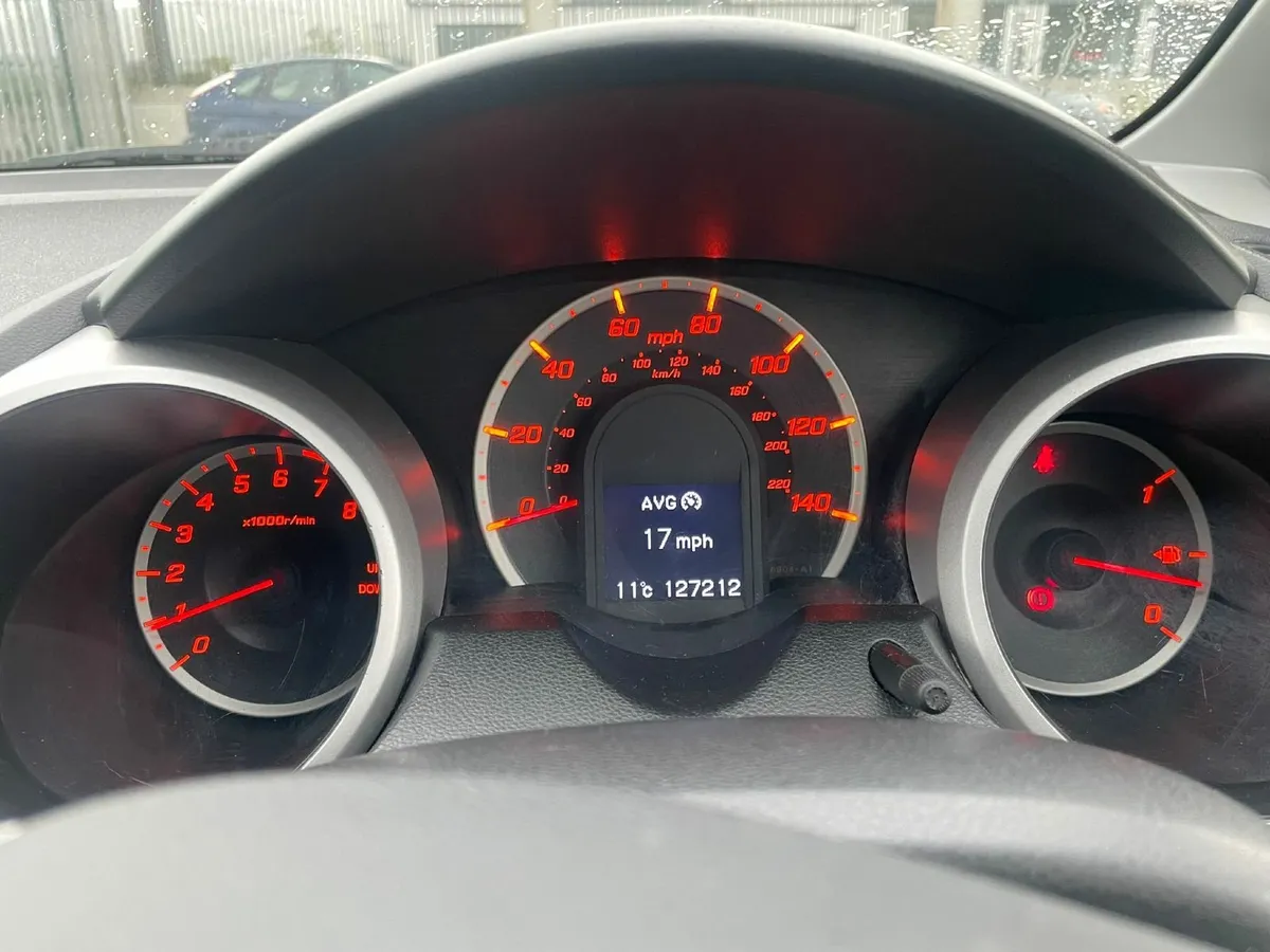 HONDA JAZZ 2010 NEW BRAKES TYRES BATTERY - Image 1