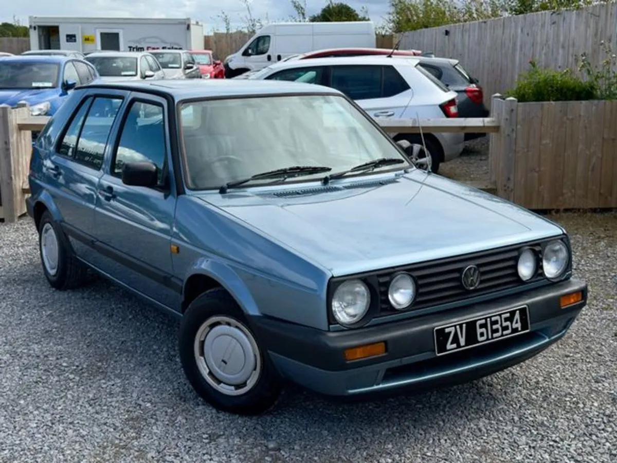 Volkswagen Golf GL 90bhp 05dr A - Image 2