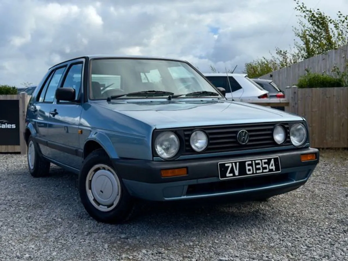 Volkswagen Golf GL 90bhp 05dr A - Image 3