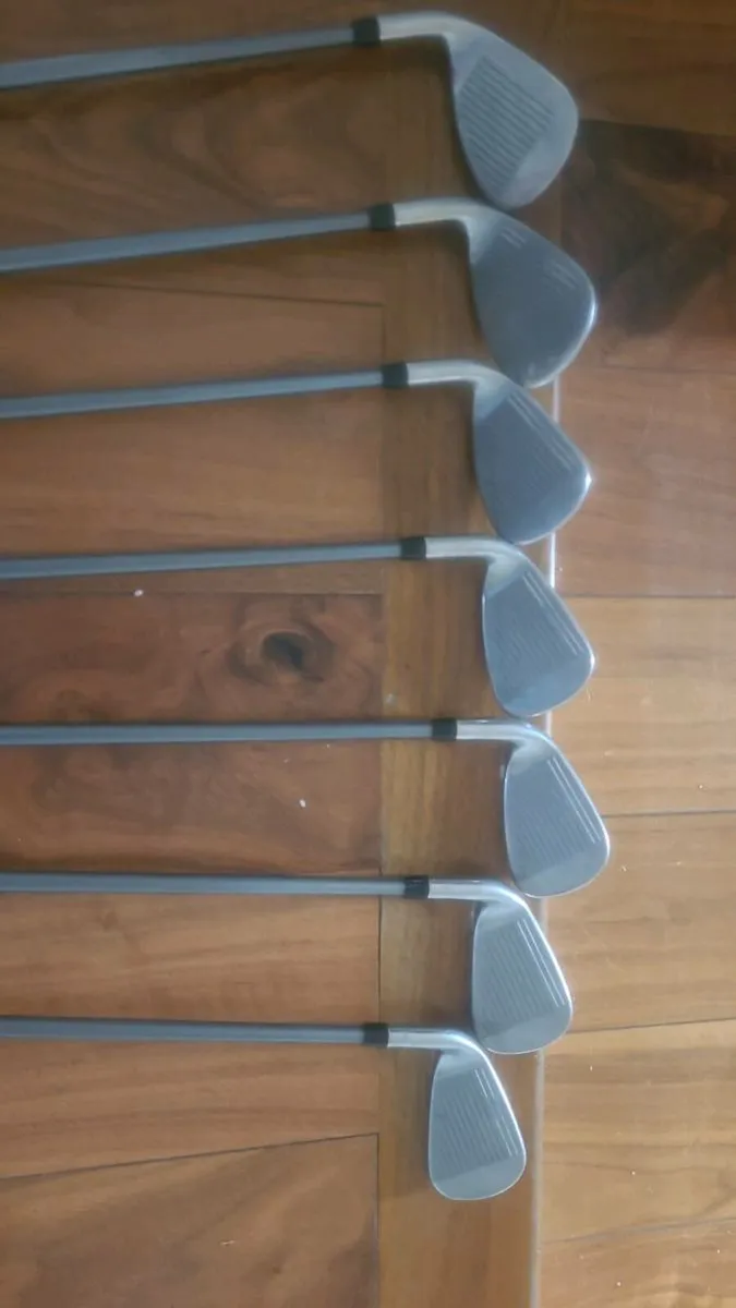 Callaway Mavrik Irons with graphite shafte - Image 1